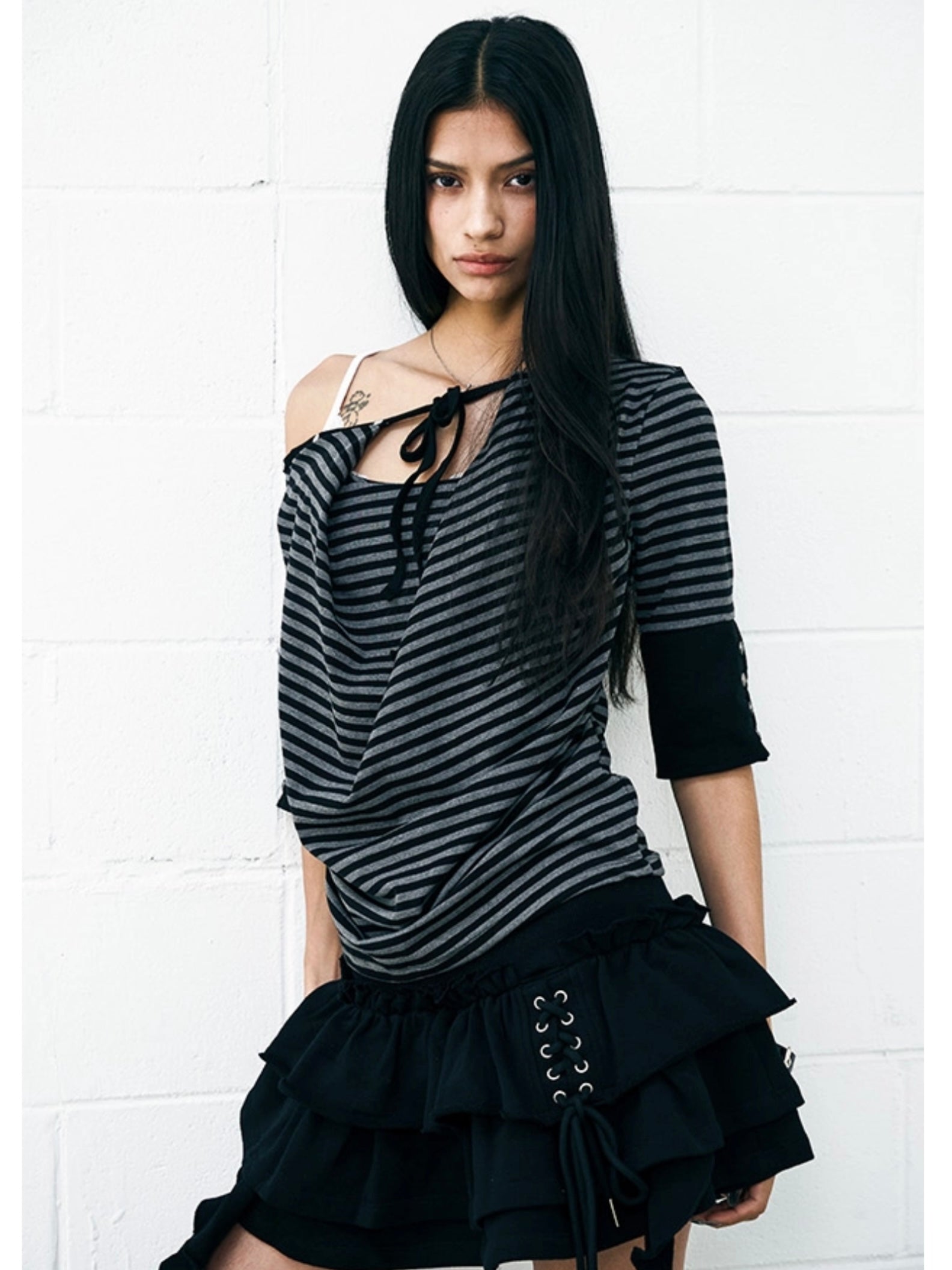 【NOT KNOWING】One Shoulder Cowl Neck Top