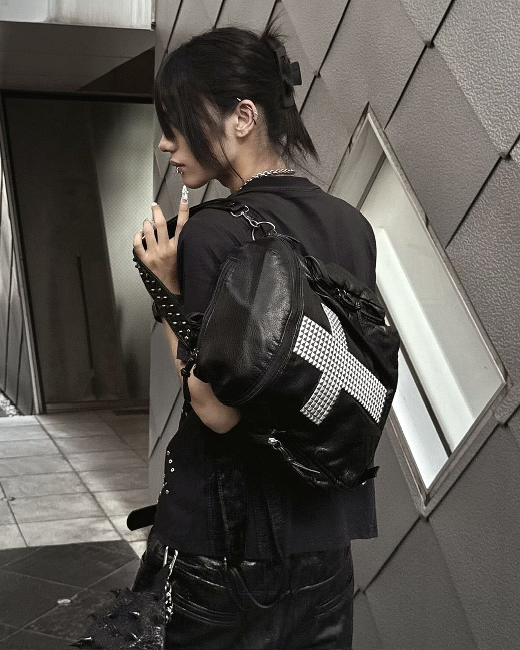 国際配送【Never mind the XU】STUDDED CROSS 2WAY BACKPACK