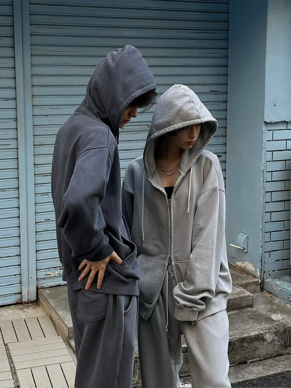 受注制【Chikashitsu +】unisex semi cropped pigment wash hoodie (4color)