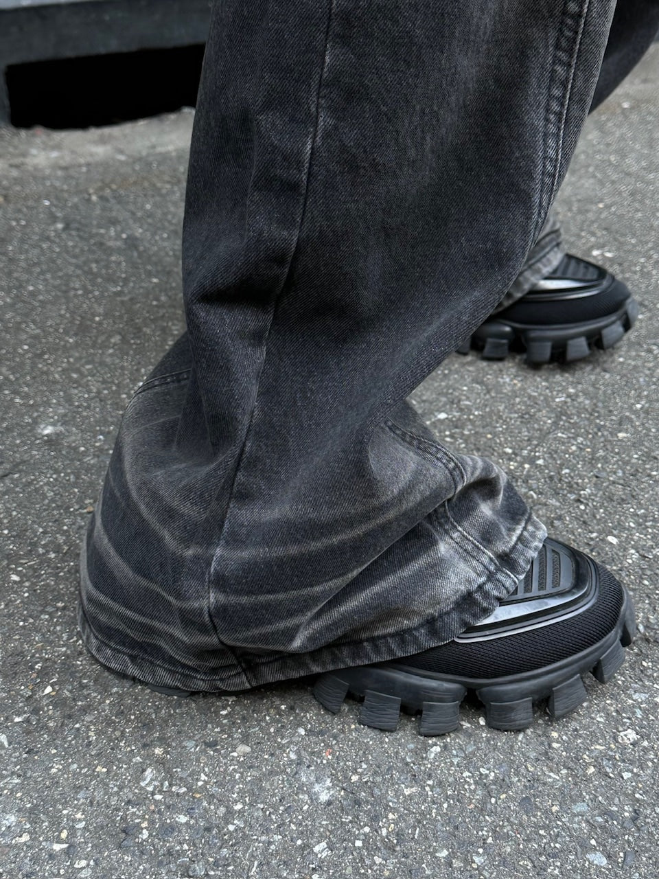 大阪店WEB限定受注制【Chikashitsu +】back snap wide flare denim pants (2color)