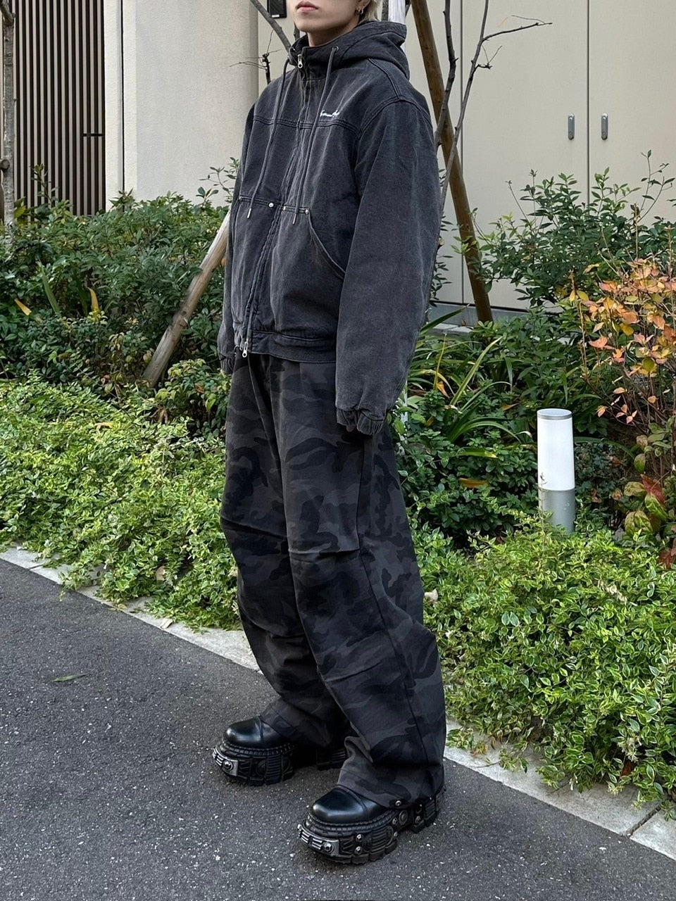 受注制【Chikashitsu +】snap button camouflage pants (2color) / 【チカシツプラス】スナップボタンカモフラージュワイドデニムパンツ