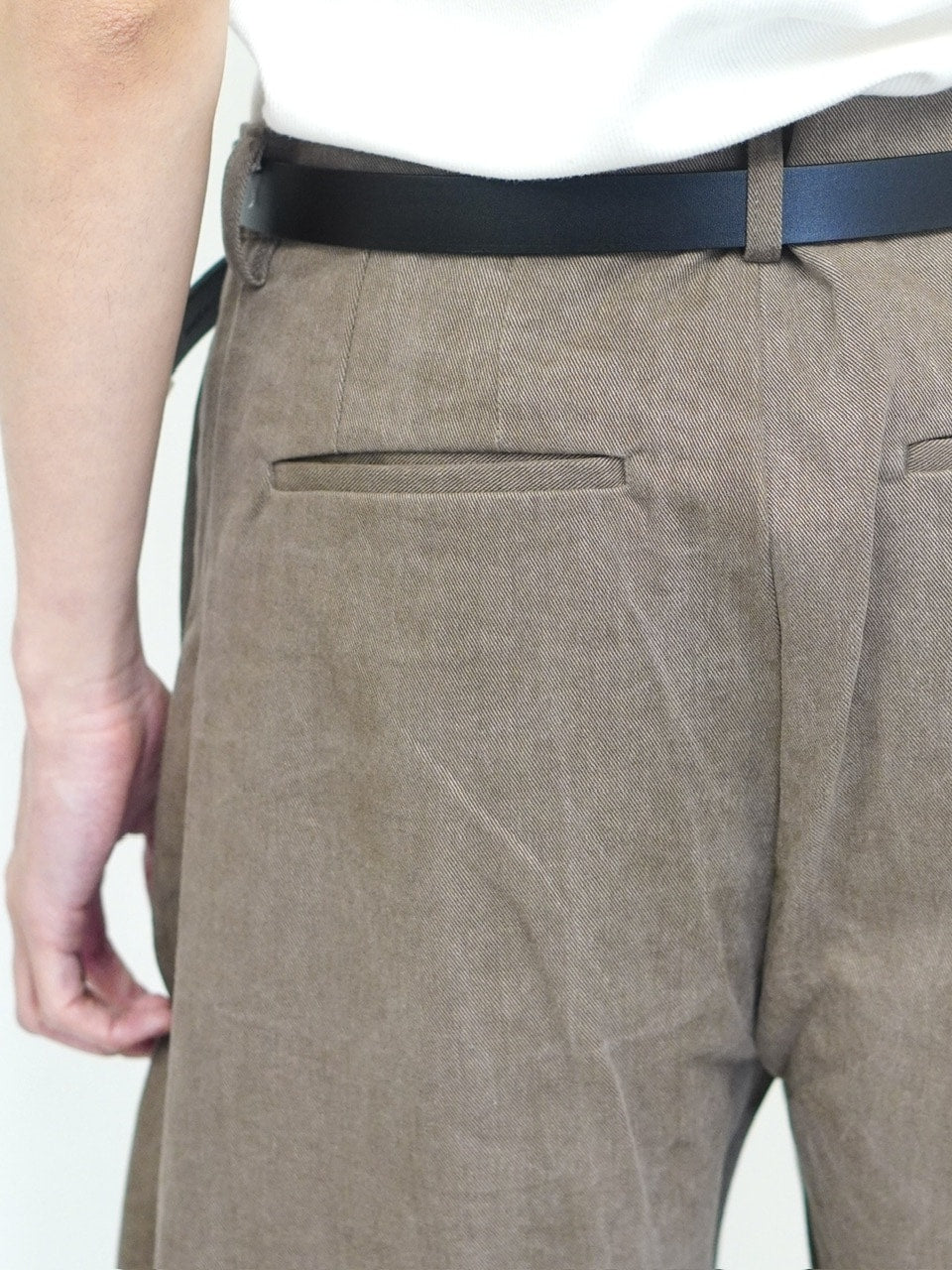 東京店WEB限定受注制【Chikashitsu +】deep tuck cotton wide slacks (3color)