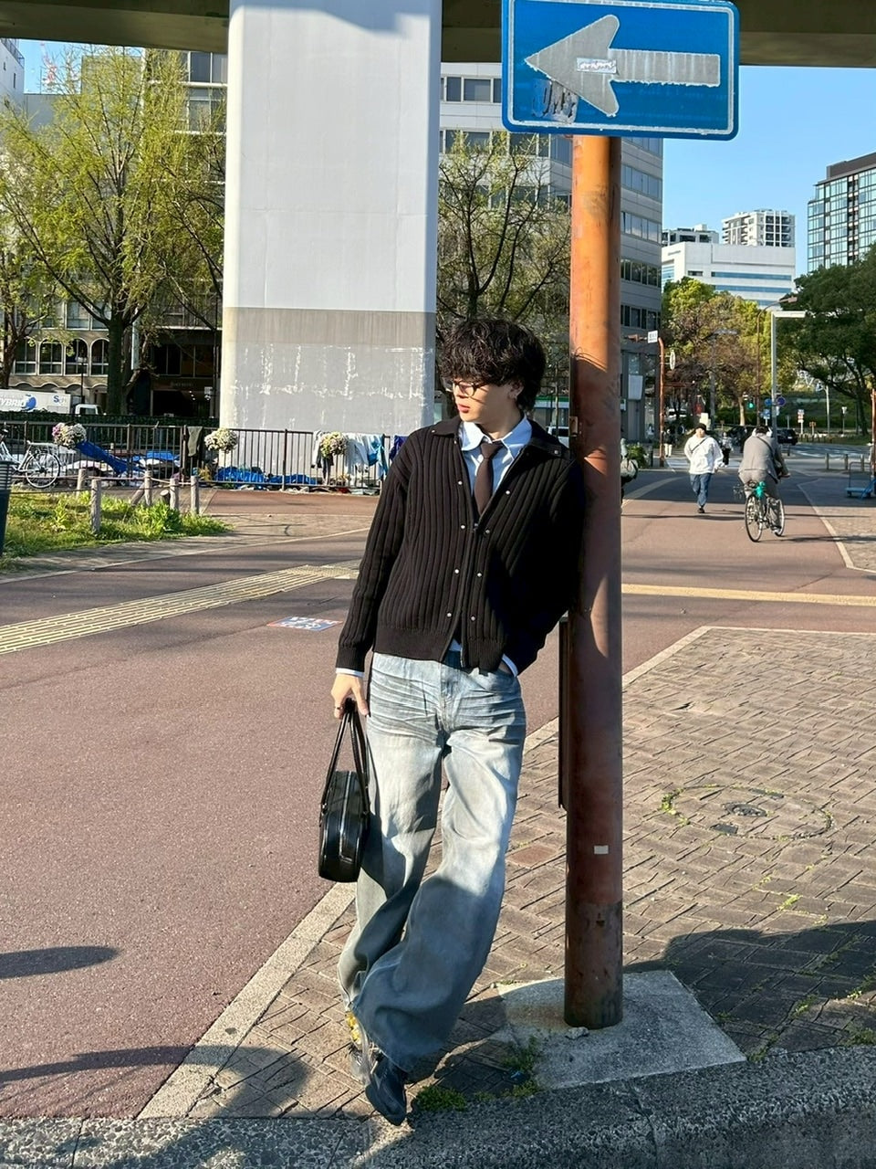 【Chikashitsu +】rivet zip up knit (2color)