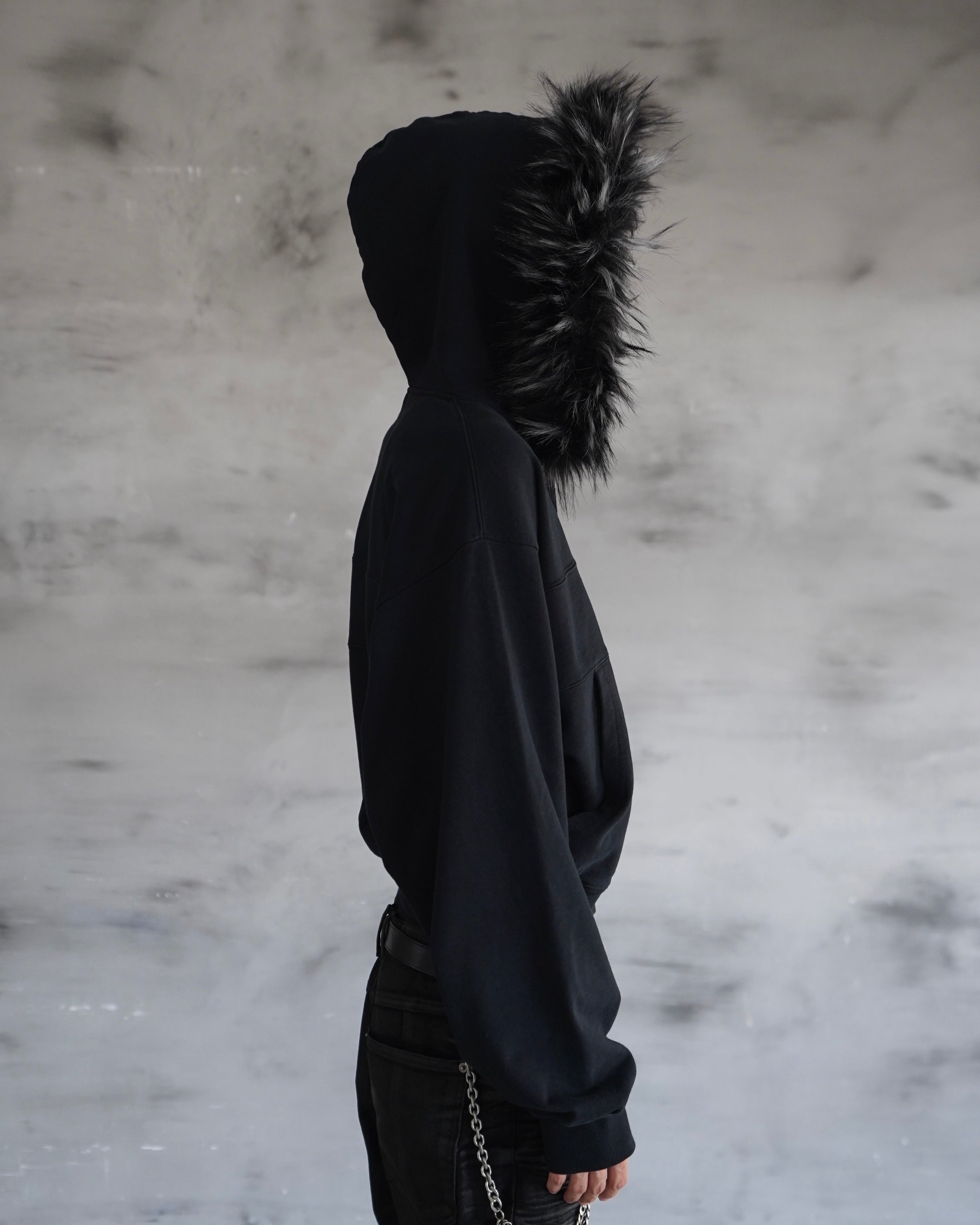 【CHIKASHITSU PLUS HIGH】Volume fur cropped zip hoodie