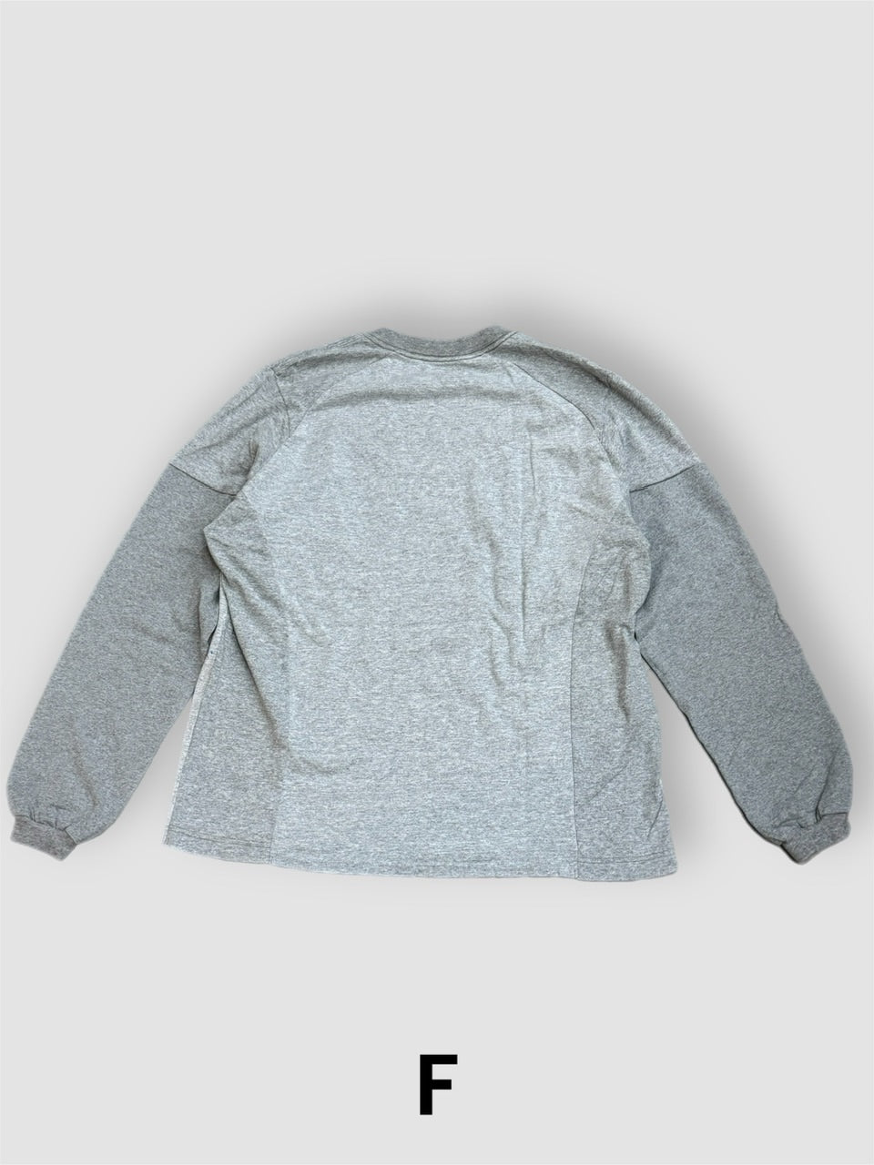 【Re +】cutting switch long sleeve (gray)