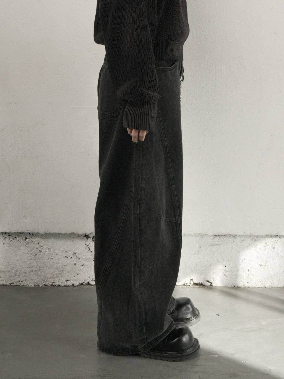 【CHIKASHITSU PLUS HIGH】Barrel leg curve denim pants