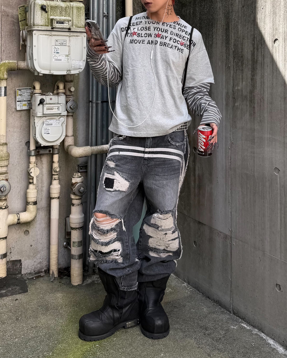 受注制【Never mind the XU】LAYERED STRIPE SLEEVE GRAPHIC TEE (2color)