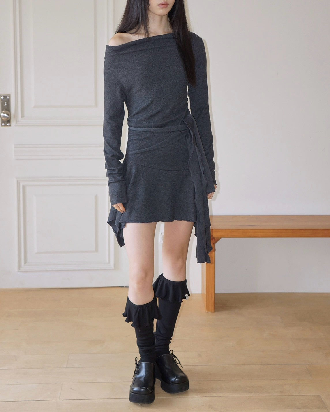 【Uglyshadow】RUCHED BOAT LONG TEE
