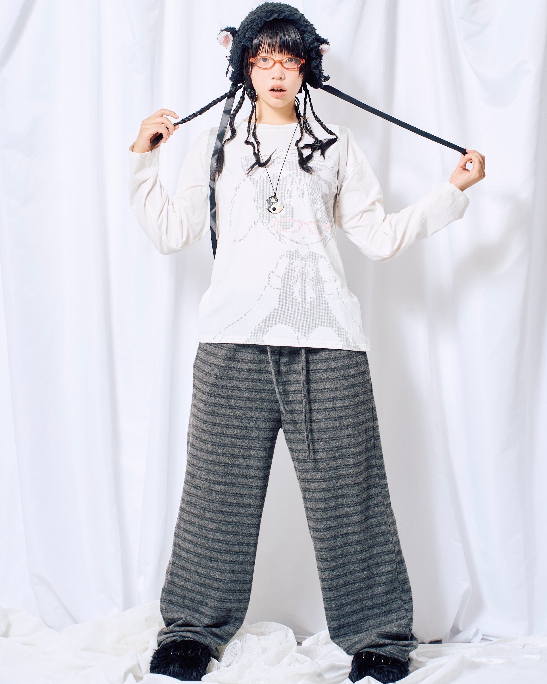 9/18 20:00 発売
国際配送【Nerd out XU】Kumasan Fur Slippers