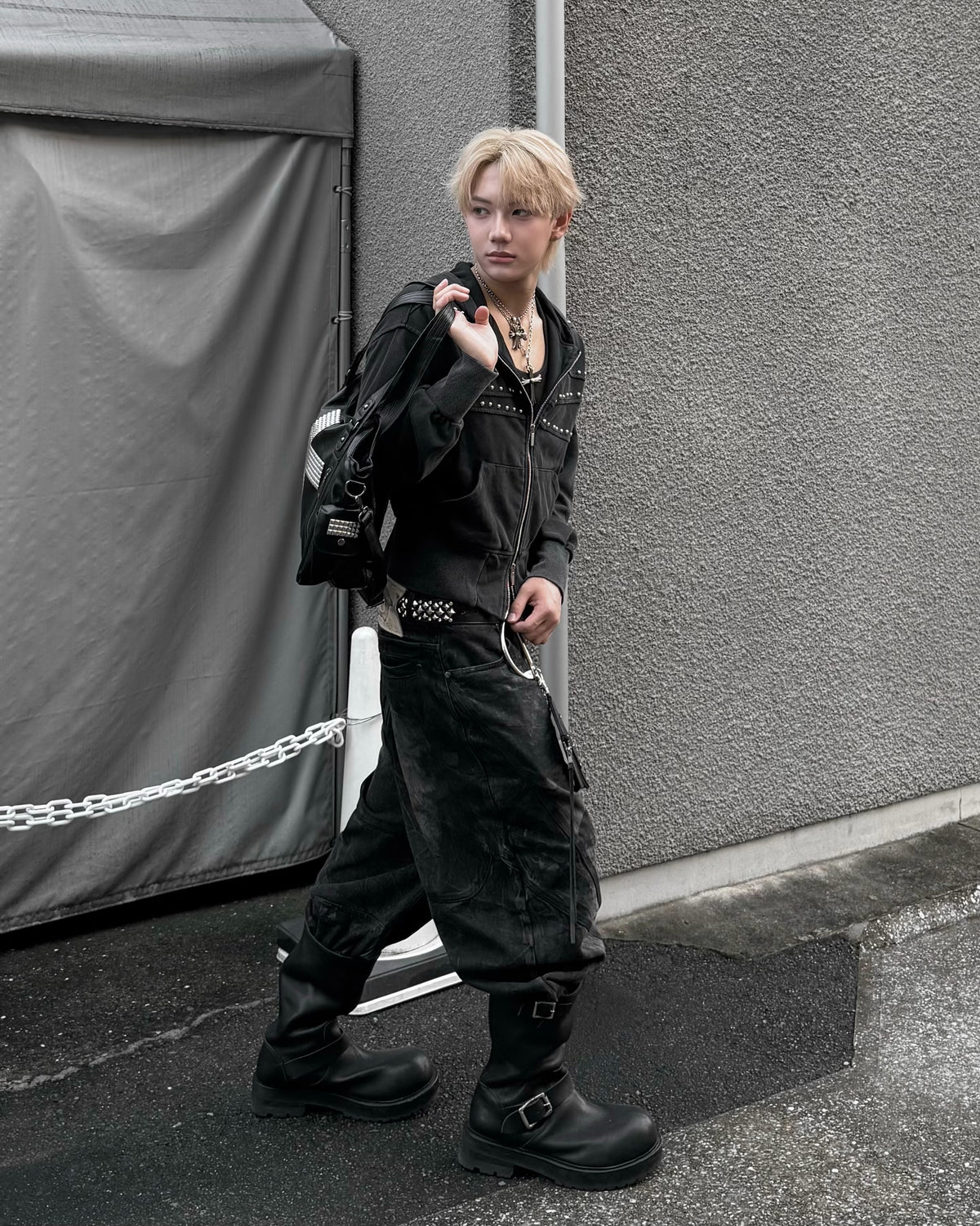 国際配送【Never mind the XU】Washed Studded Zip Up Hoodie