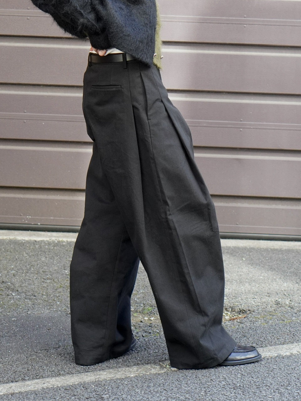 東京店WEB限定受注制【Chikashitsu +】deep tuck cotton wide slacks (3color)