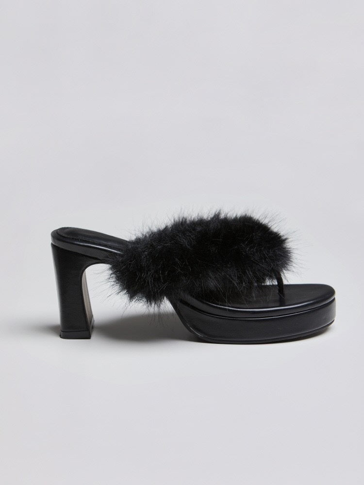 【GATELESS】FLUFFY STRAP FLIP-FLOPS