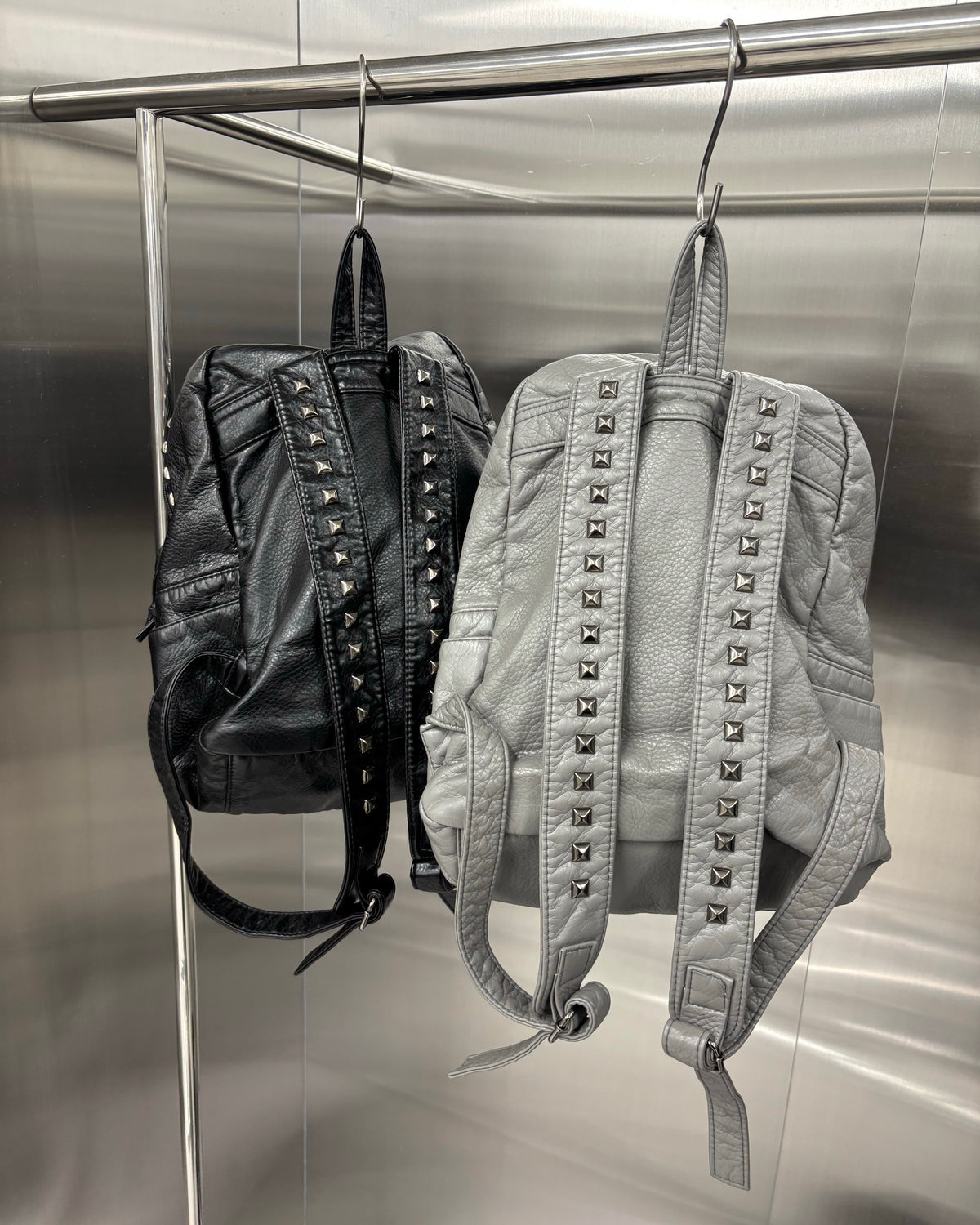 国際配送【Never mind the XU】Y2K Studded Utility Backpack（2color）