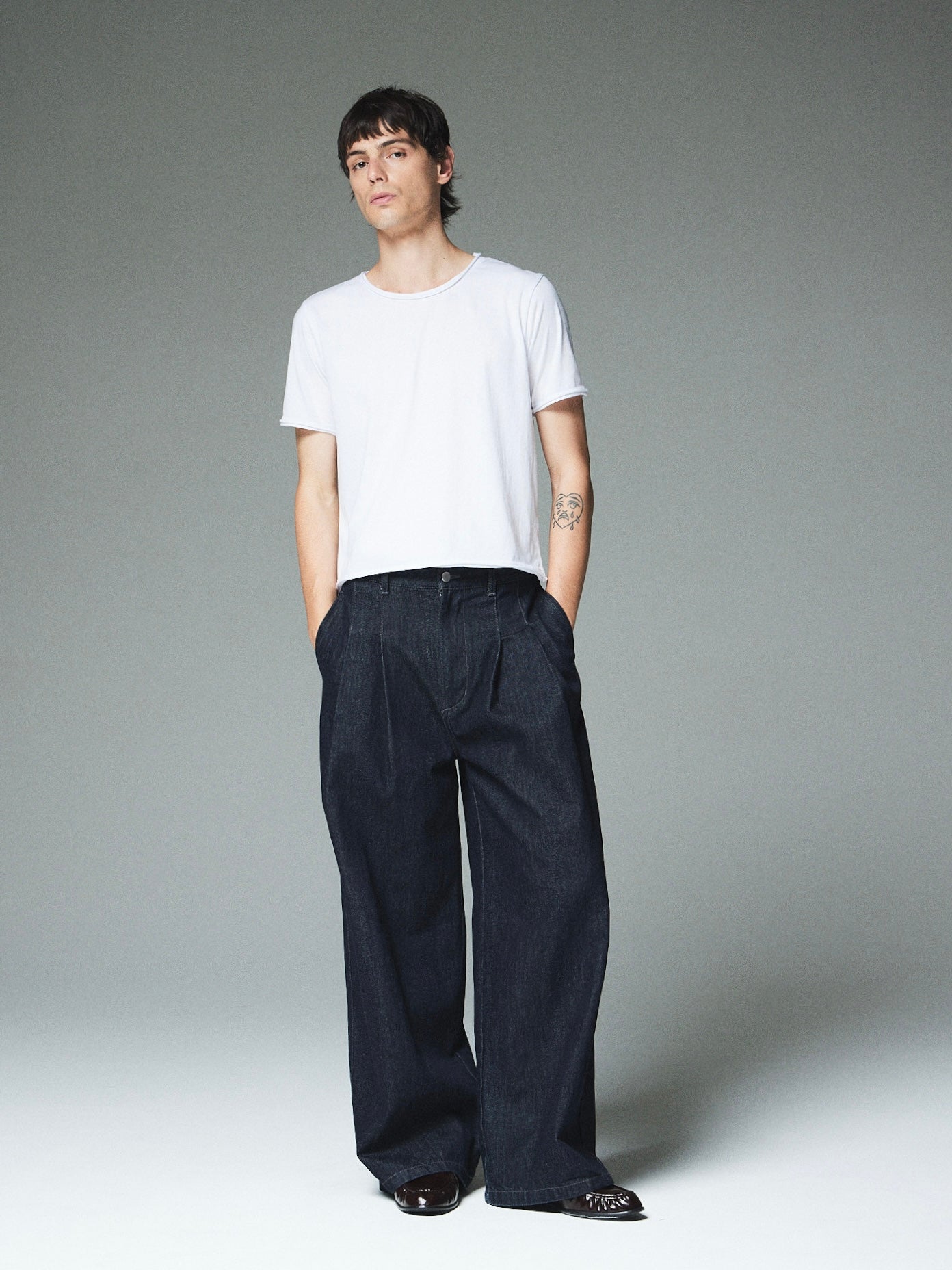 【CS】cut off pack tee (white/black）