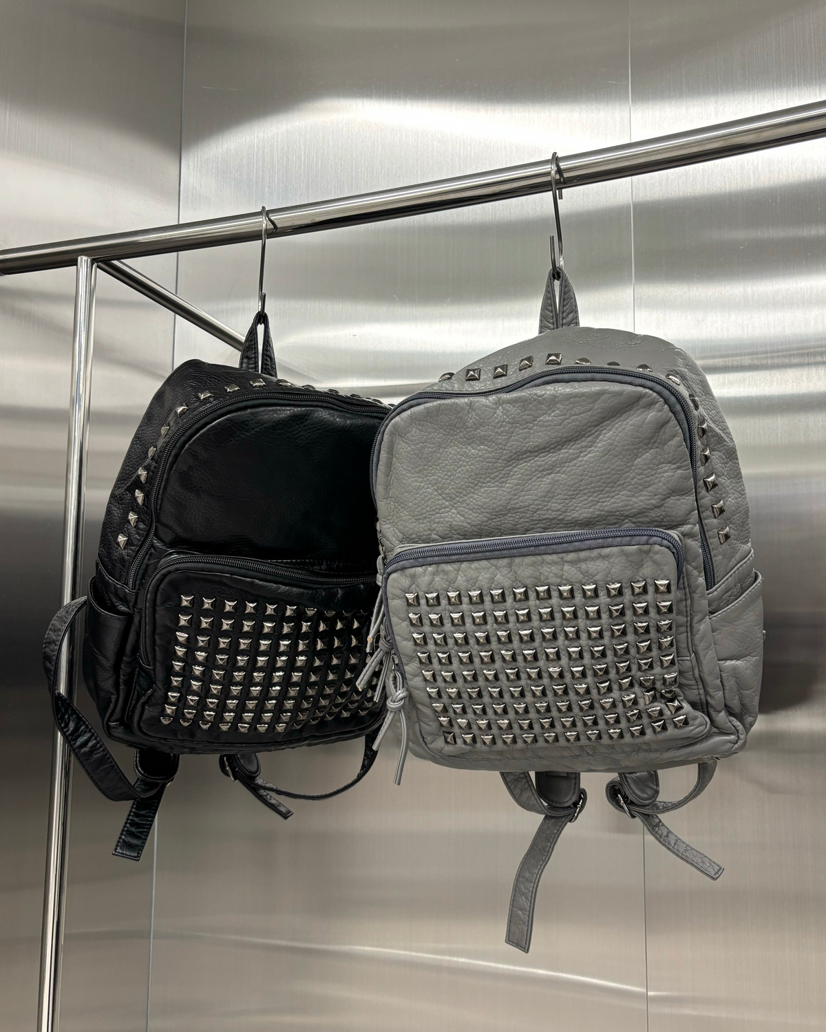 国際配送【Never mind the XU】Y2K Studded Utility Backpack（2color）