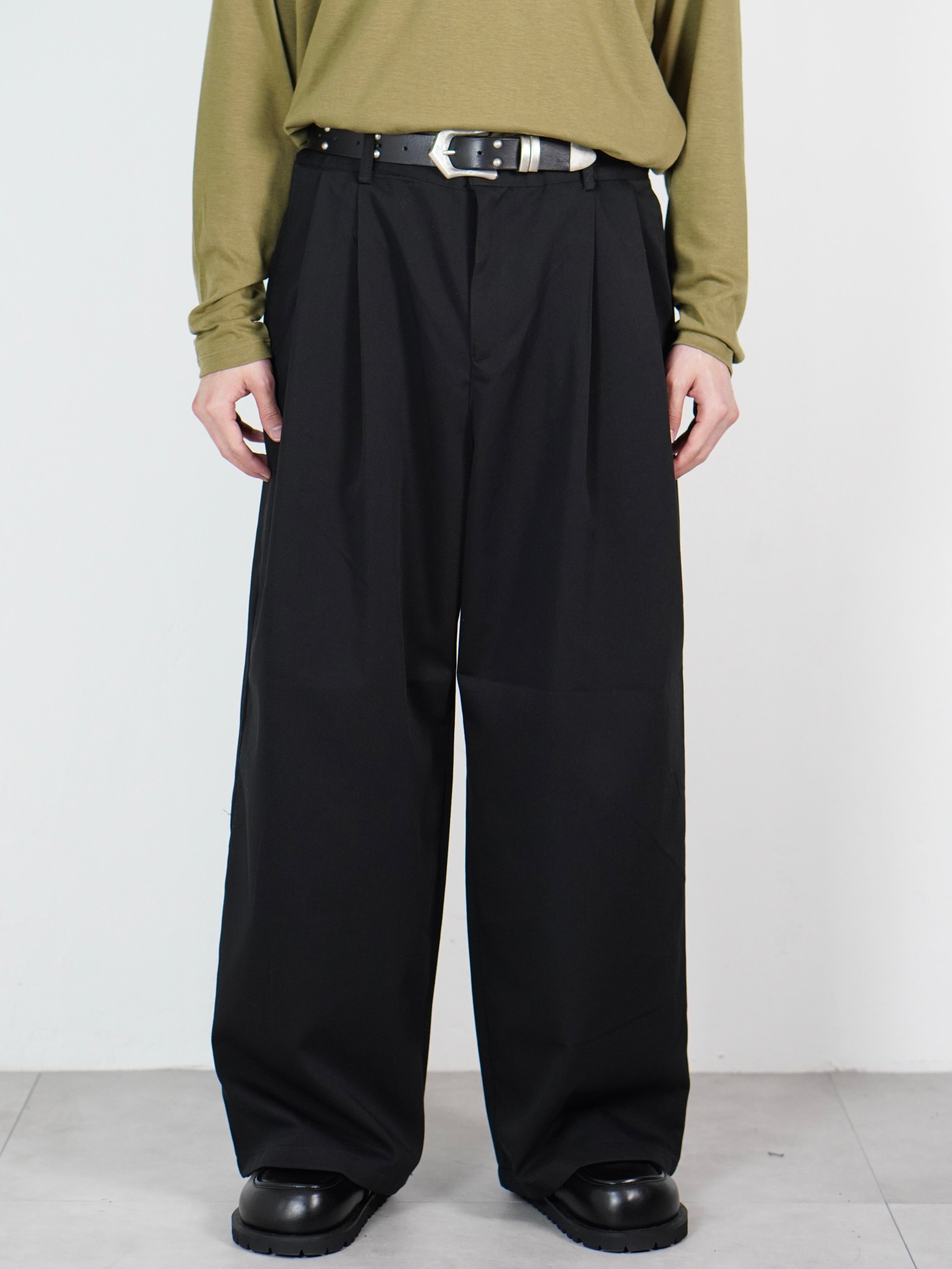 4/10 20:00発売 受注制【Chikashitsu +】2 tuck straight slacks