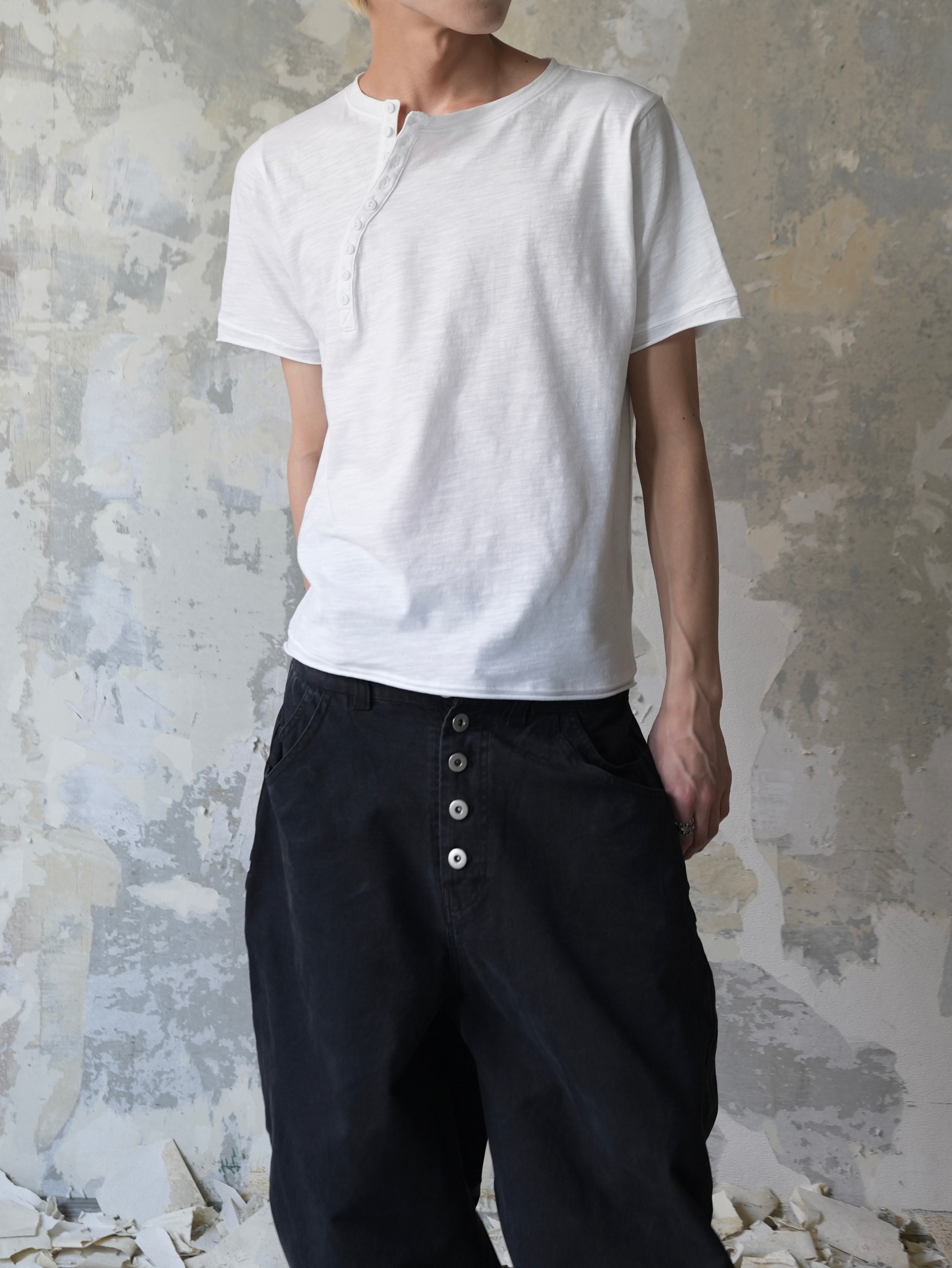7月下旬発売予定【Lee fi Ne】Offset Henley Tee