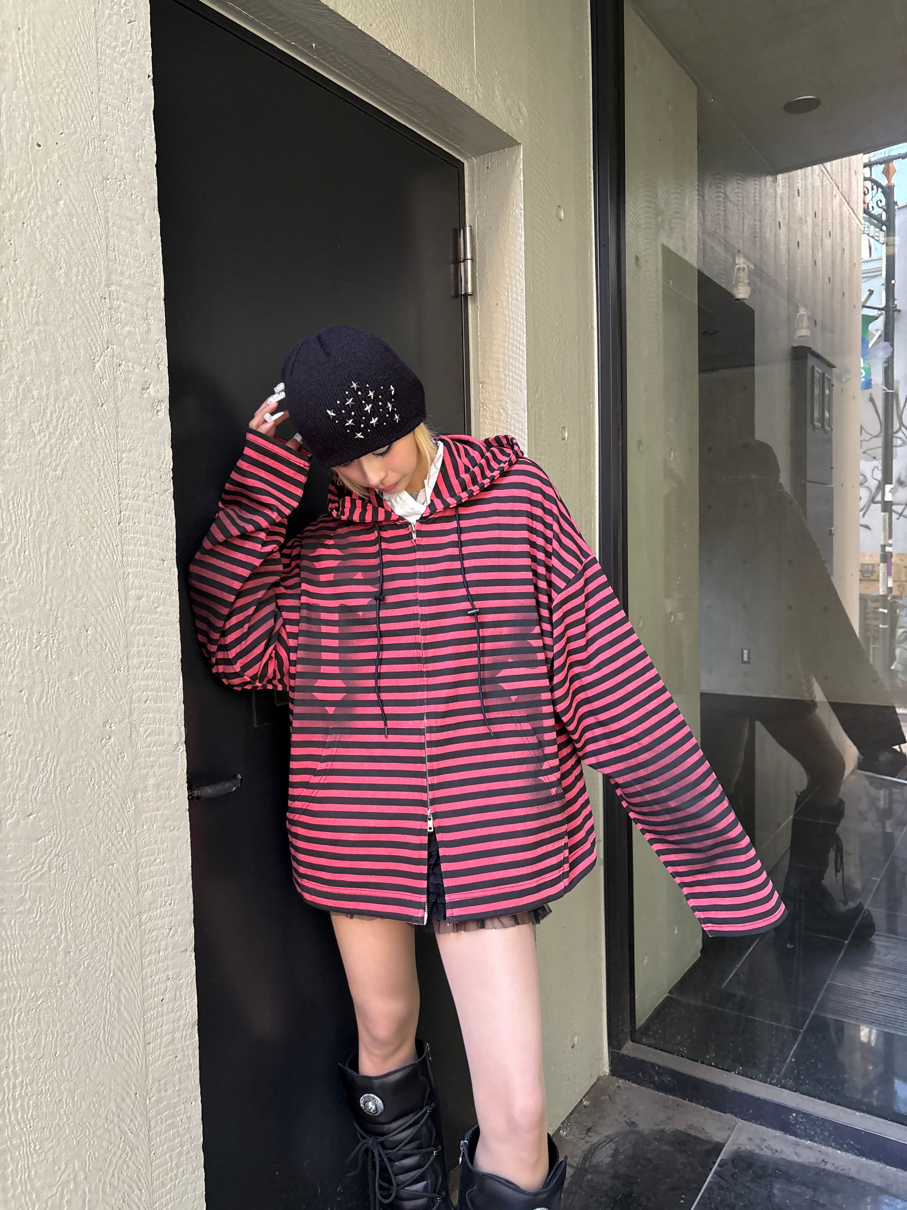 受注制【Never mind the XU】spray cross zip up hoodie (3color)