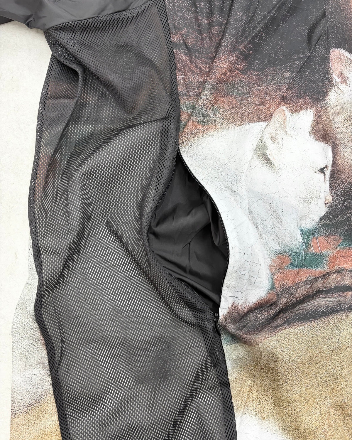 9/18 20:00 発売 国際配送【Nerd out XU】neko hooded windbreaker