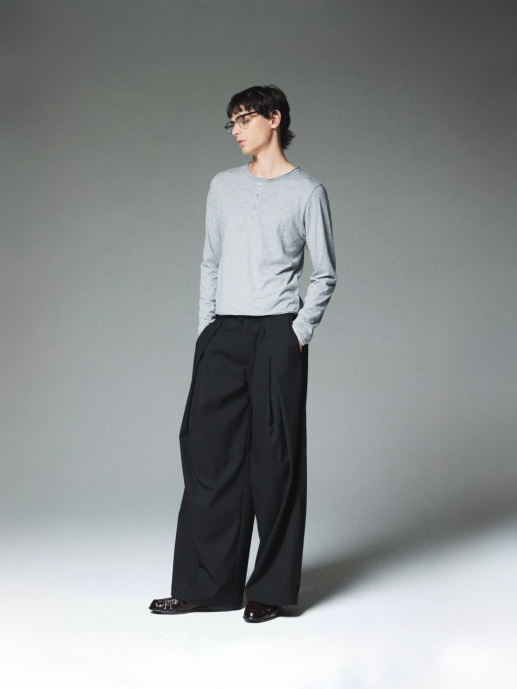 7/10 20:00 発売【CS】cut off henley neck tee