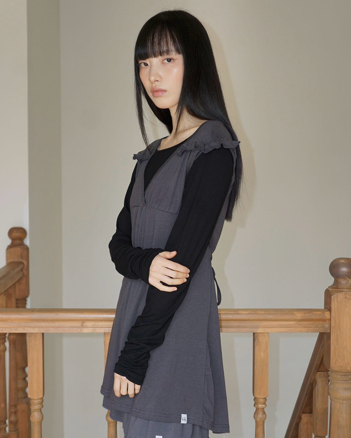 【Uglyshadow】RUFFLE TIE TOP