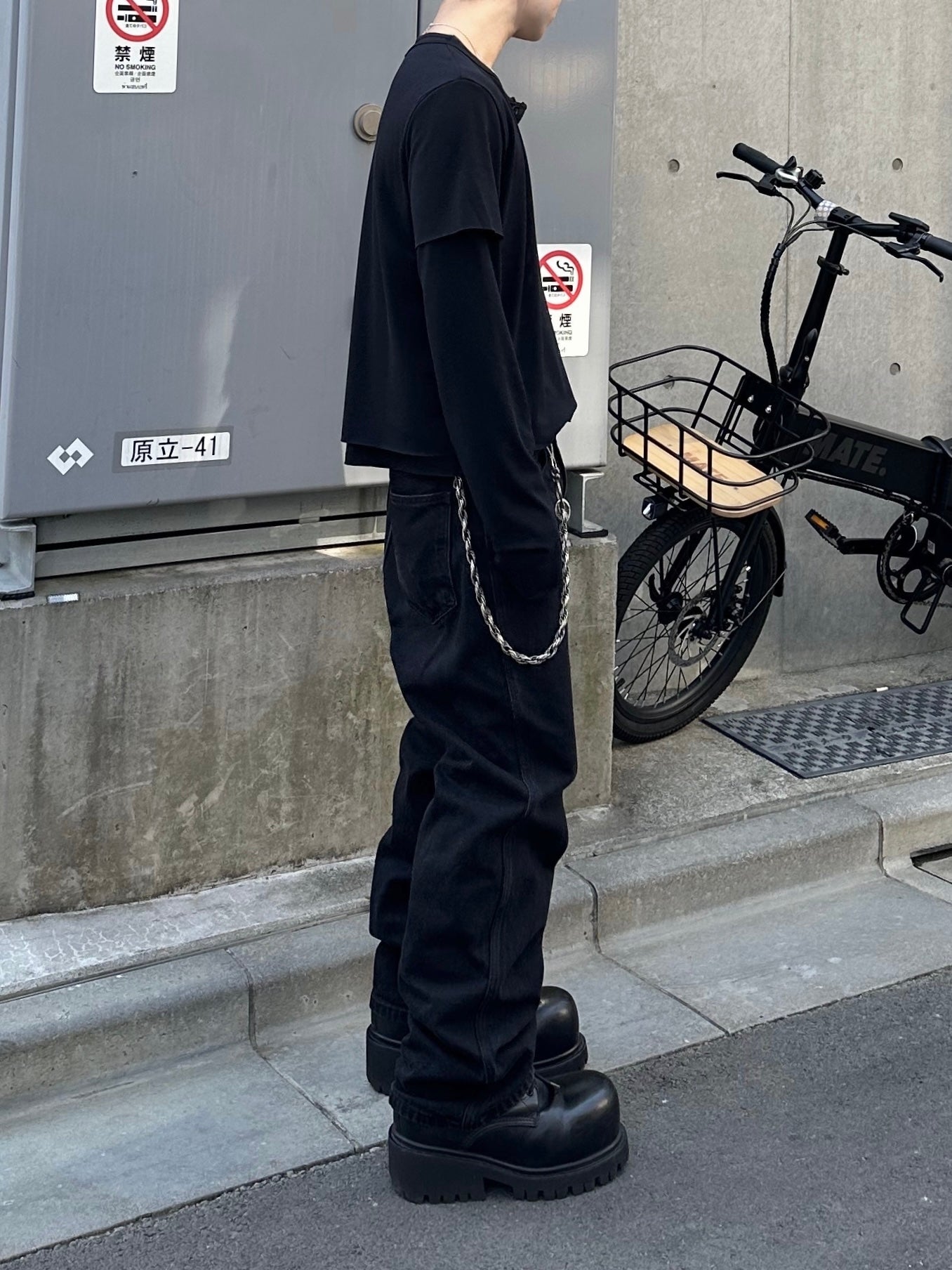 大阪店WEB限定受注制【Chikashitsu +】slim straight denim pants