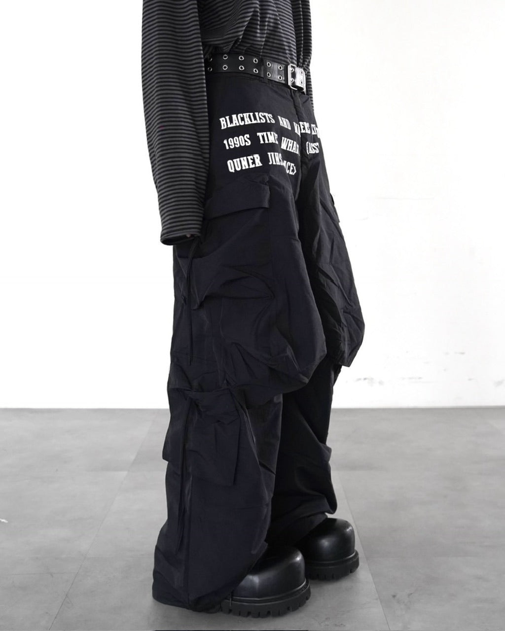国際配送【LUV CODE】multi pocket gather pants