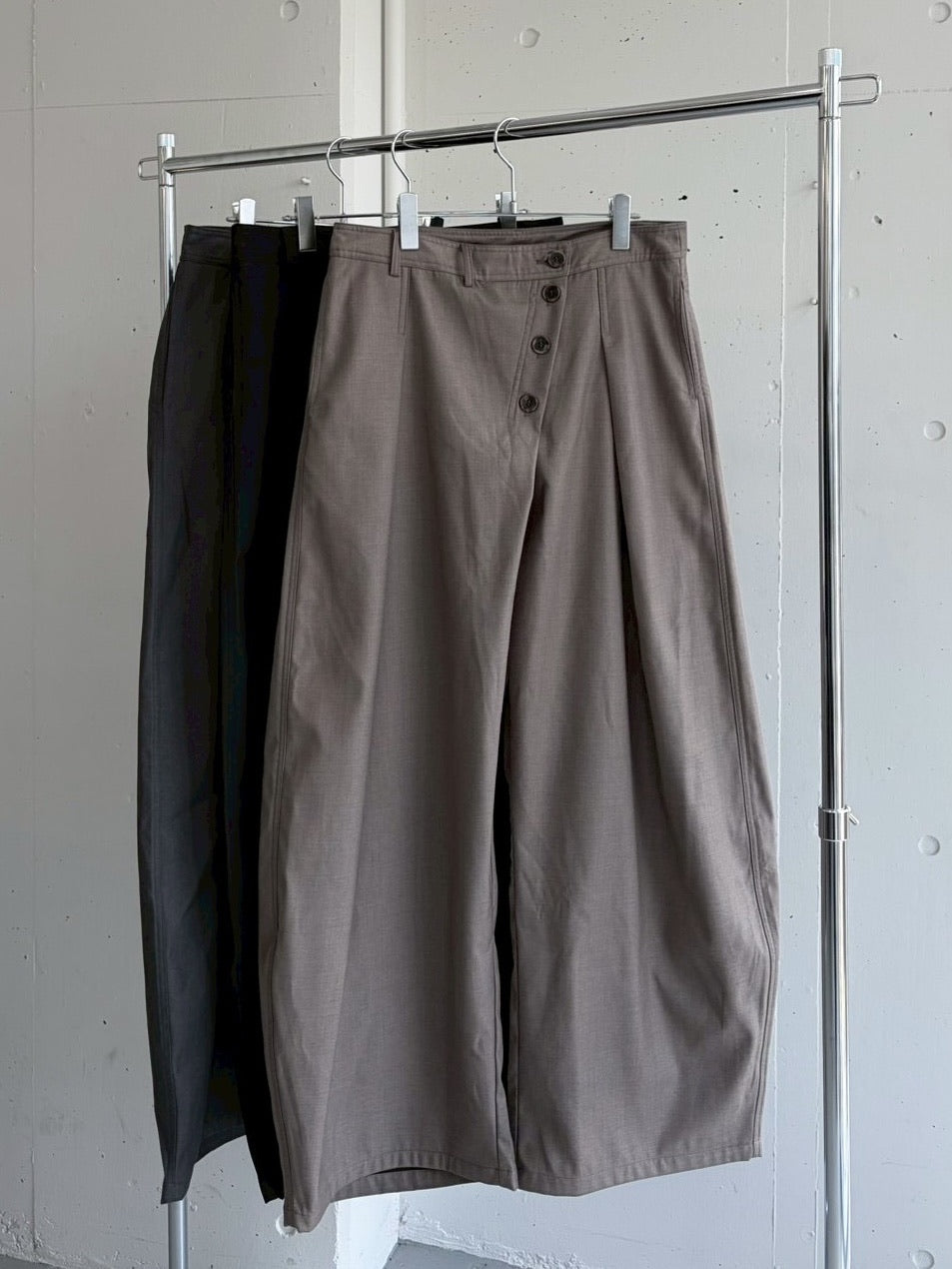 国際配送【LUV CODE】diagonal button wide pants (3color)