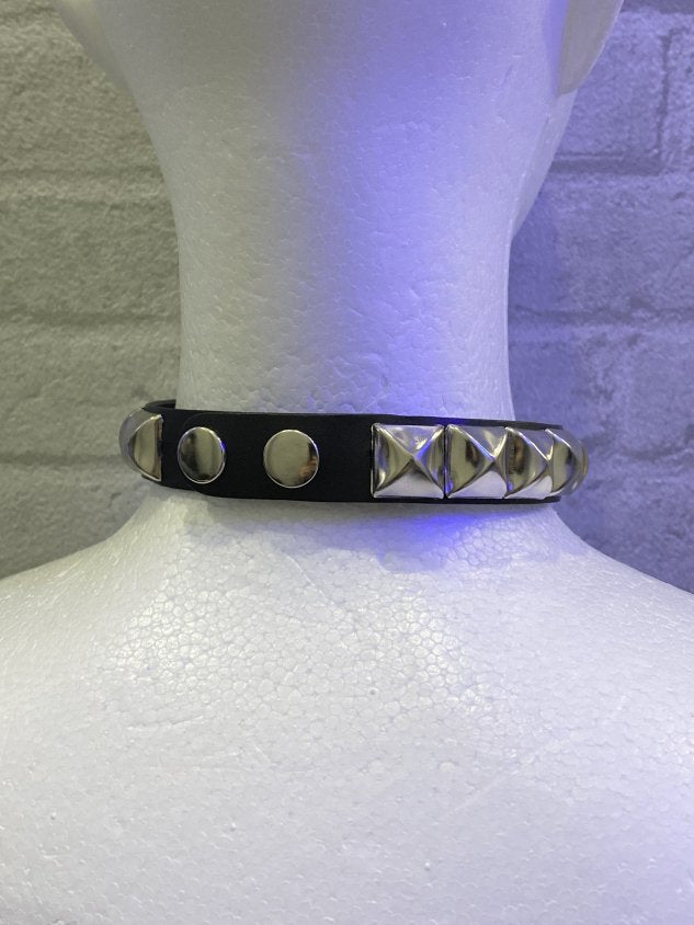 受注制【Never mind the XU】studs choker
