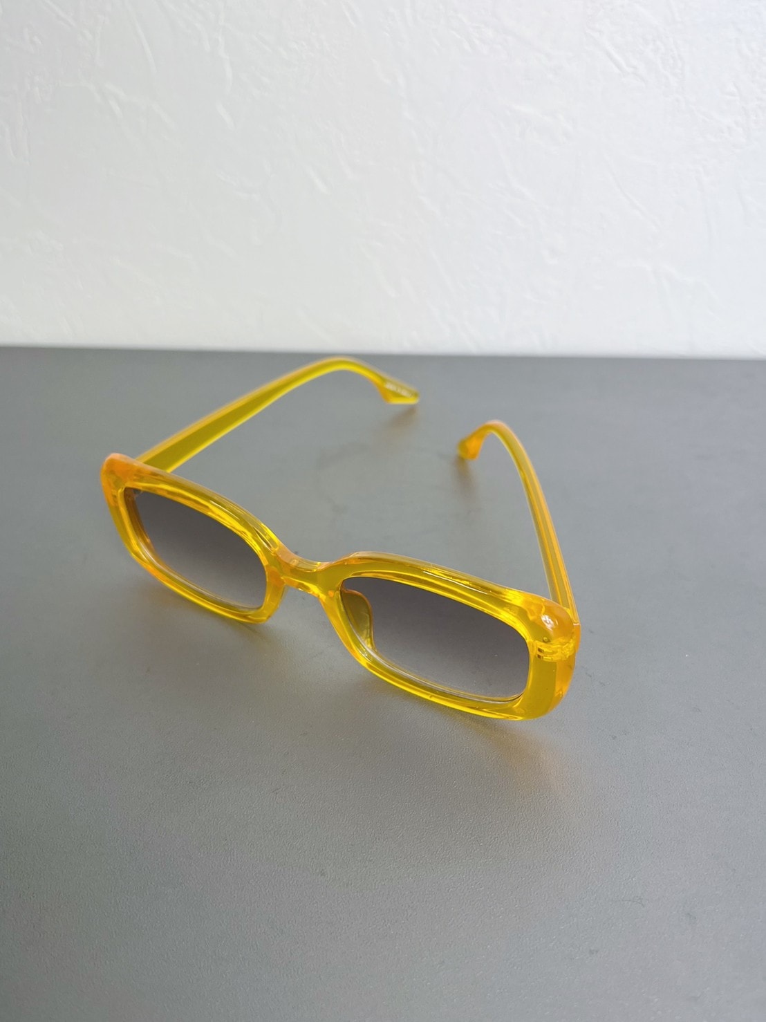 受注制【Chikashitsu +】square color sunglasses (2color)