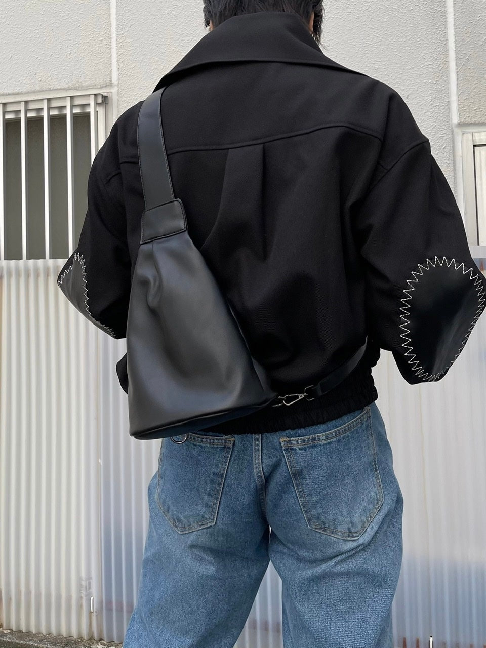 受注制【Chikashitsu +】design leather body bag