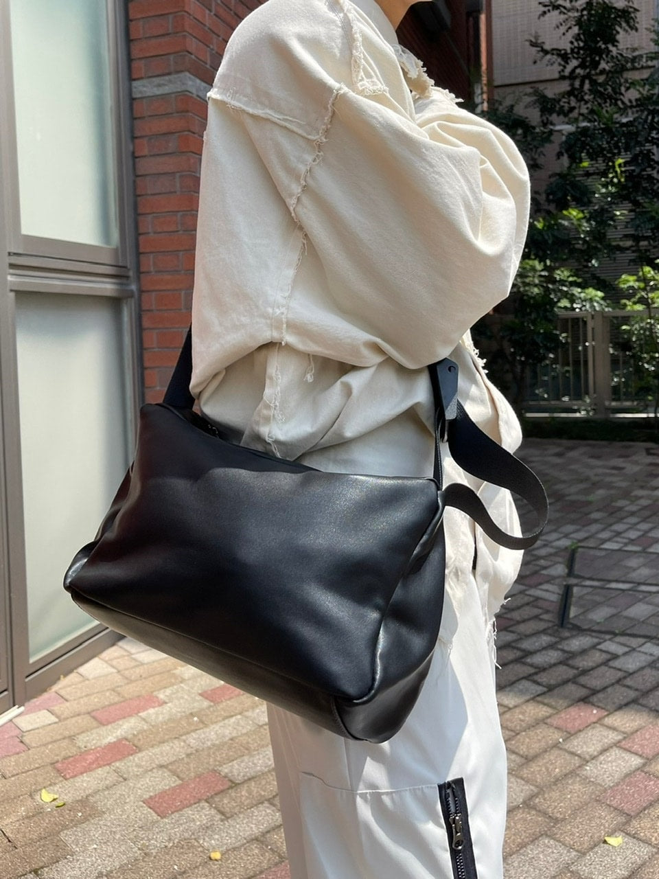 受注制【Chikashitsu +】leather shoulder bag (2color)