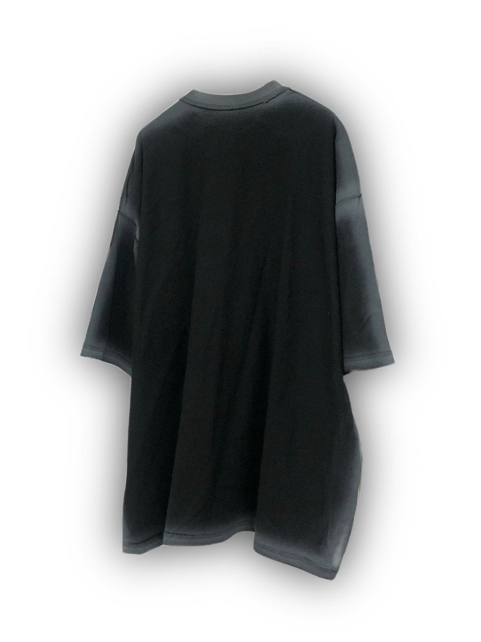 受注制【Never mind the XU】spray tee (2color)