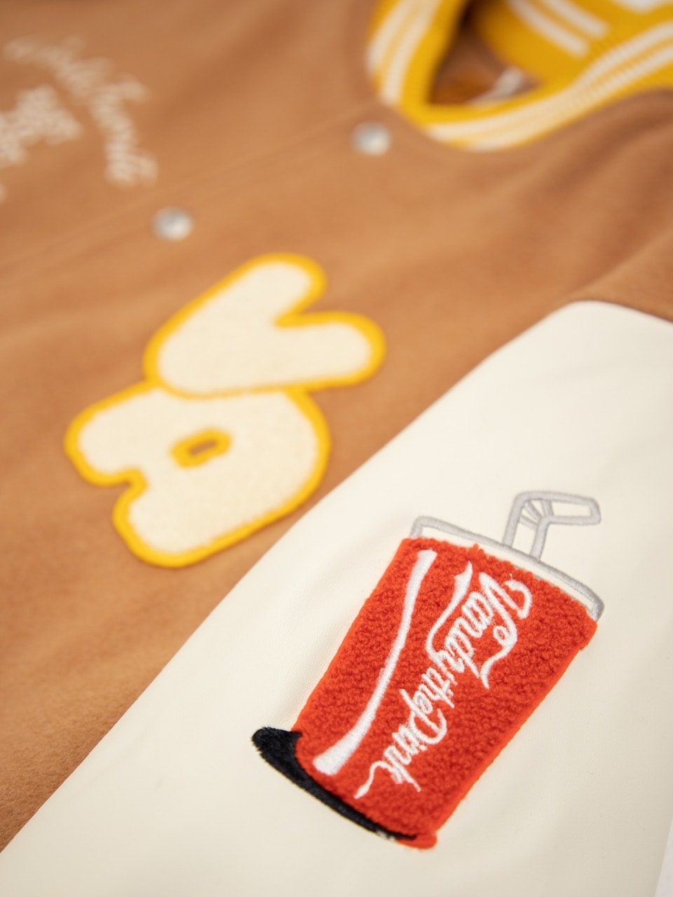 【VANDY THE PINK】CHARR BURGER VARSITY JACKET