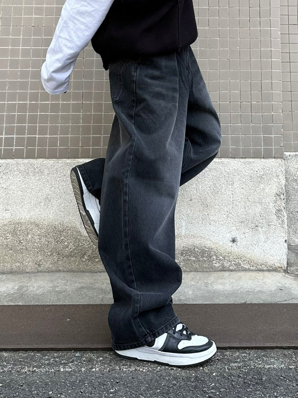受注制【Chikashitsu +】oversized denim pants (2color)