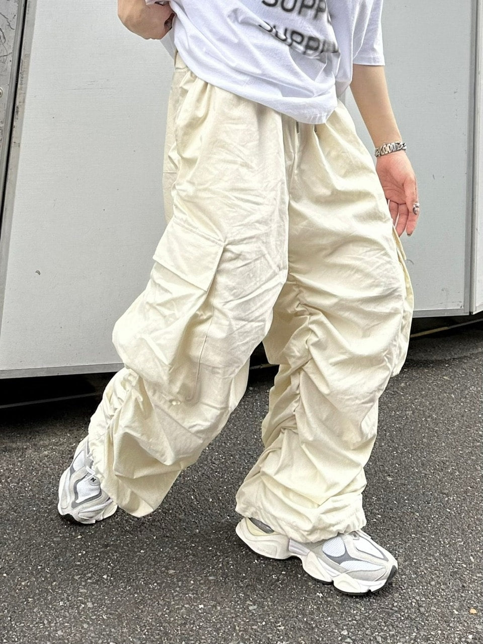 受注制【Chikashitsu +】oversized gather cargo pants (3color)