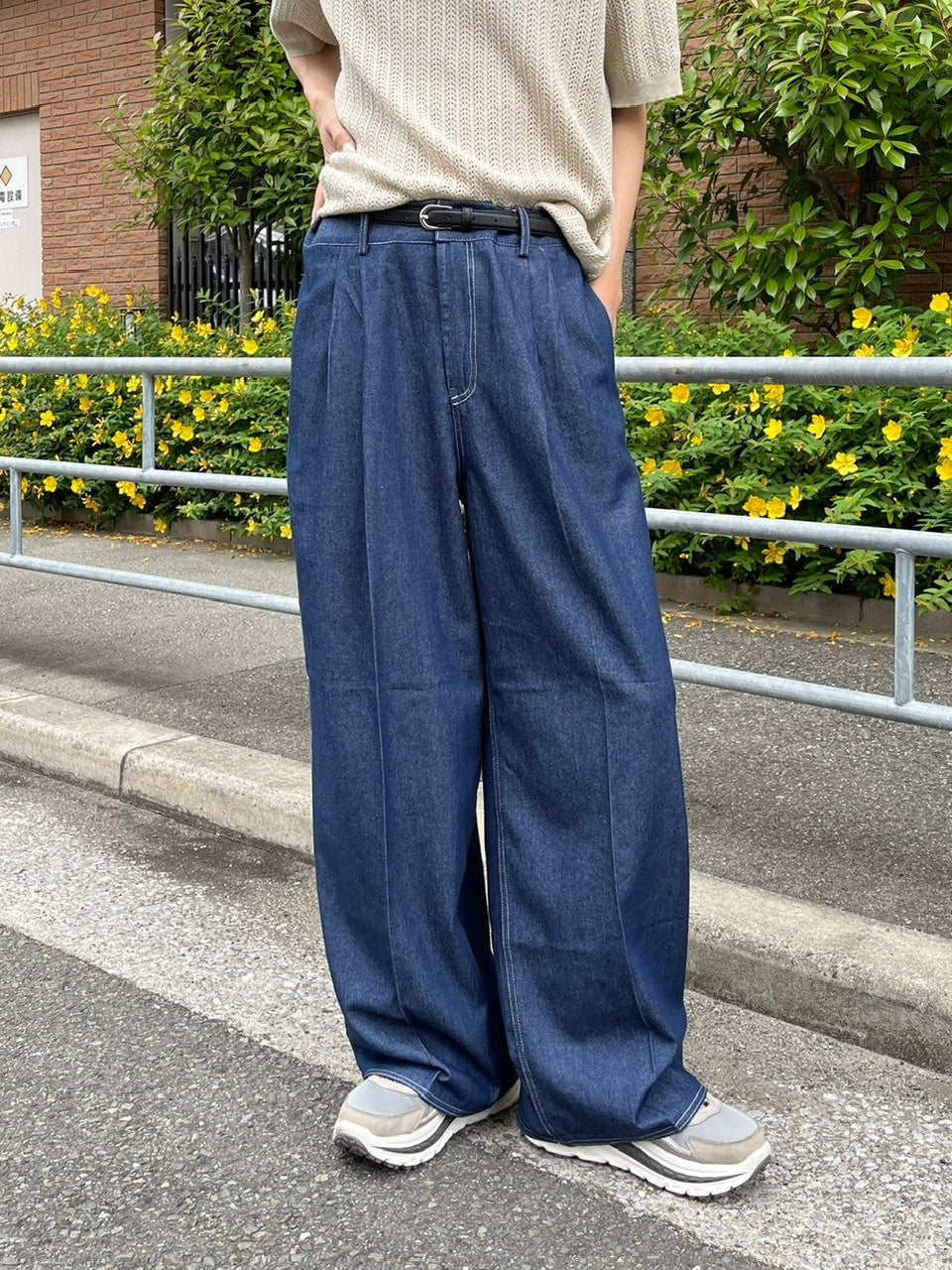 受注制【Chikashitsu +】2tuck denim slacks (2color)