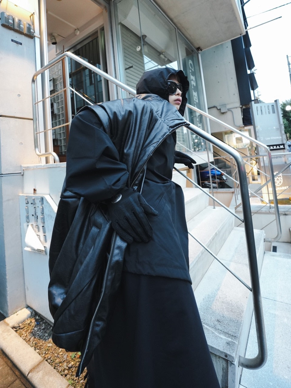 【DIG YOUR OWN GRAVE】star leather vest (2color)