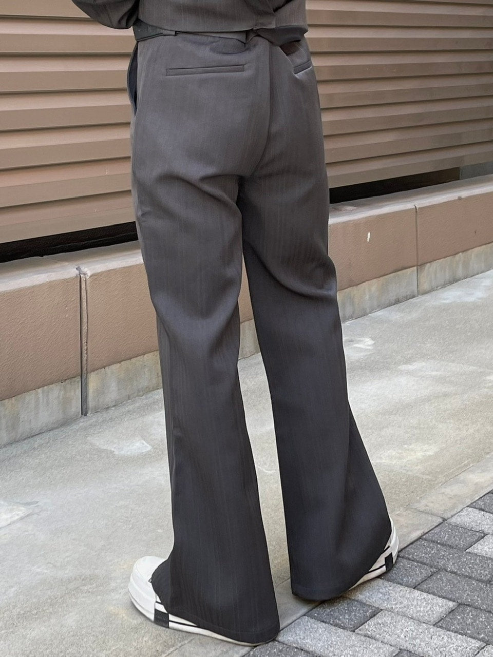 【Chikashitsu +】set up center press flare slacks (2color)