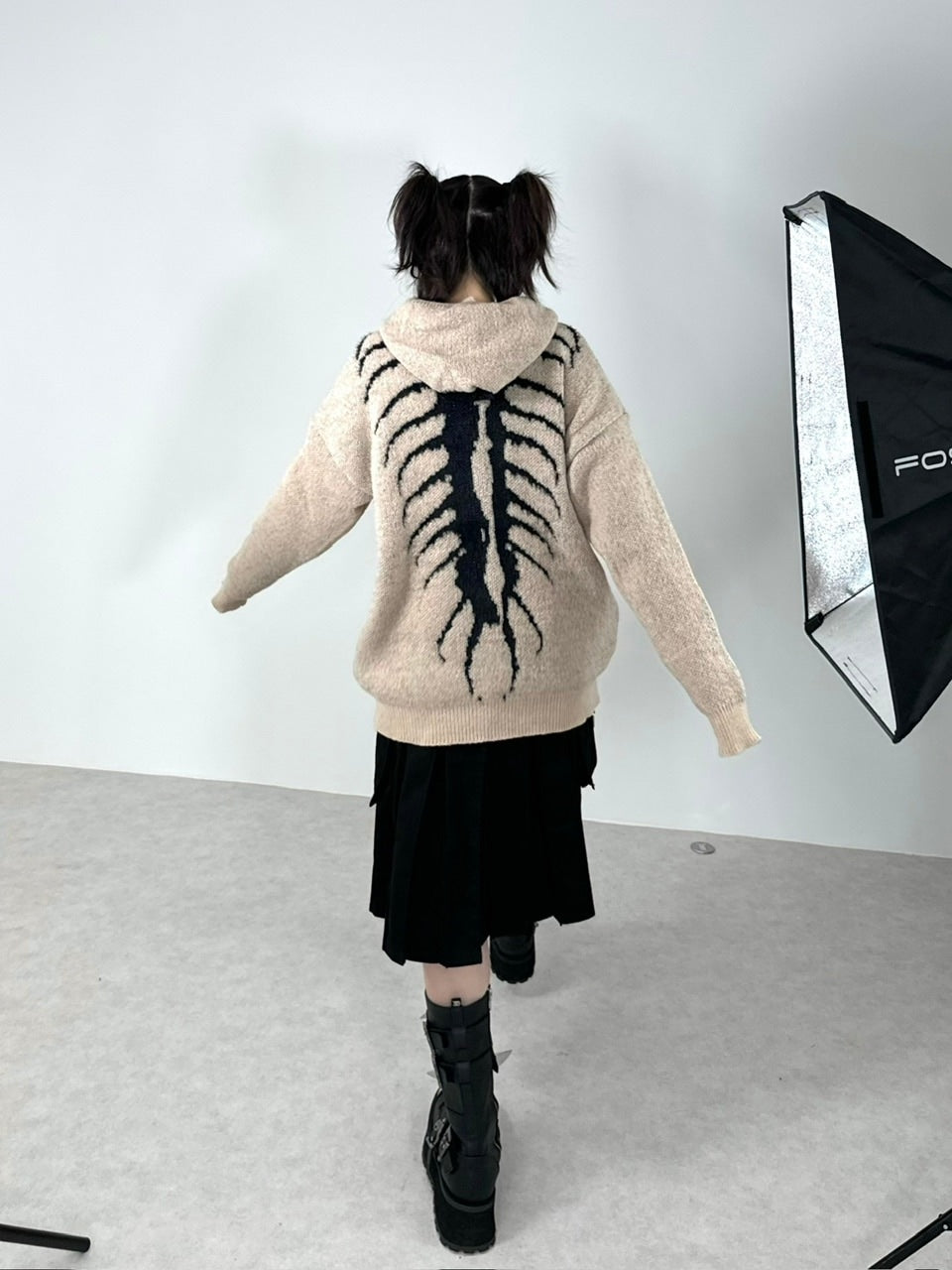 国際配送【Never mind the XU】bone hooded sweater (2color)