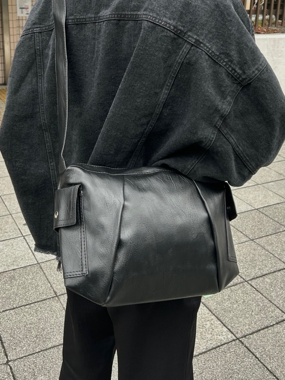 受注制【Chikashitsu +】multi pocket shoulder bag / 【チカシツプラス】マルチポケットショルダーパック