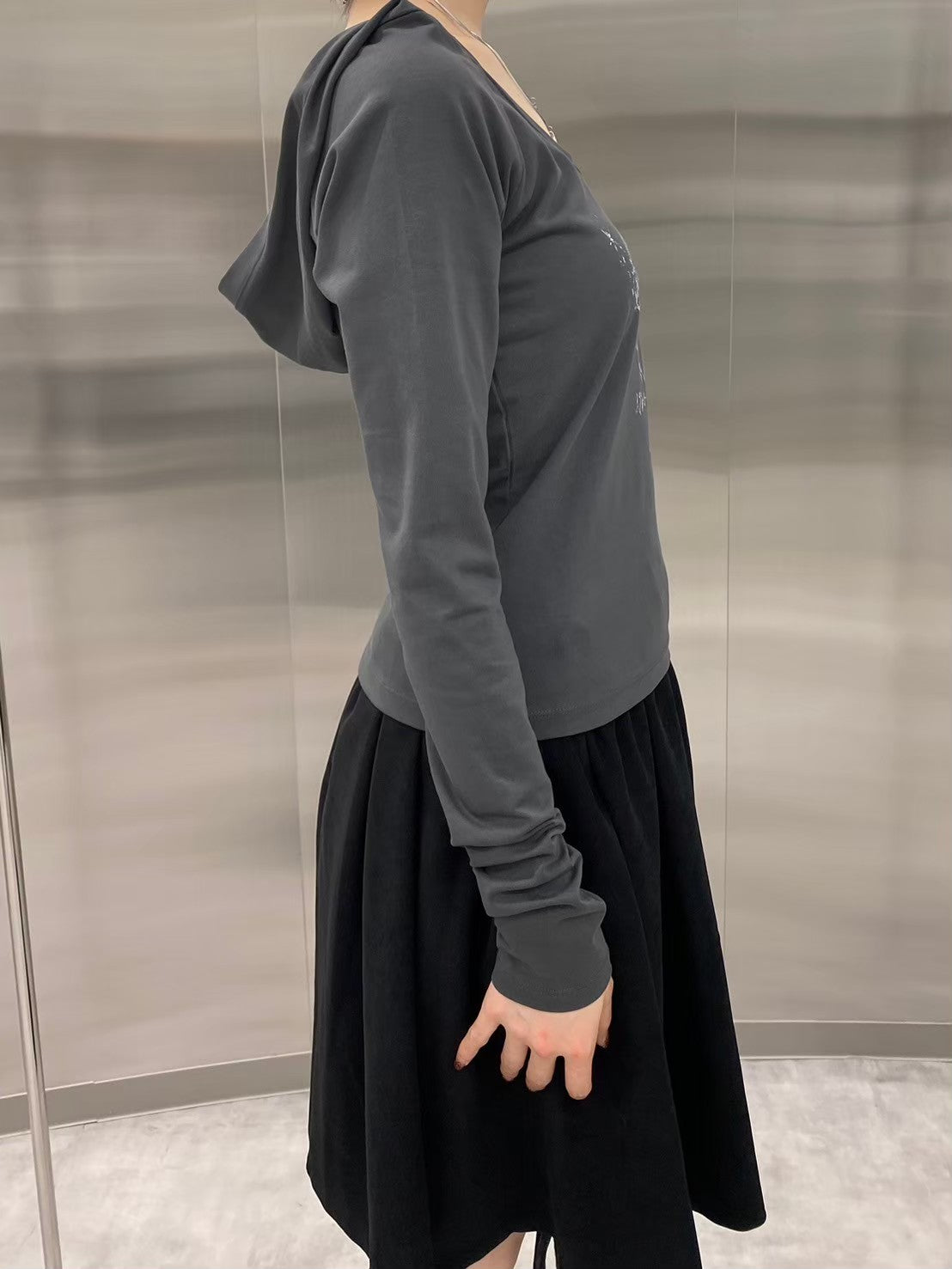 受注制【nmtc +】design hooded crop long sleeve (2color)