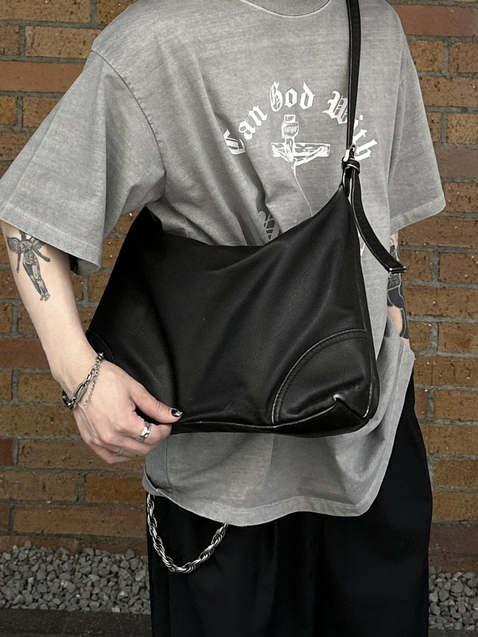 大阪店WEB限定受注制【Chikashitsu +】vintage leather cross bag