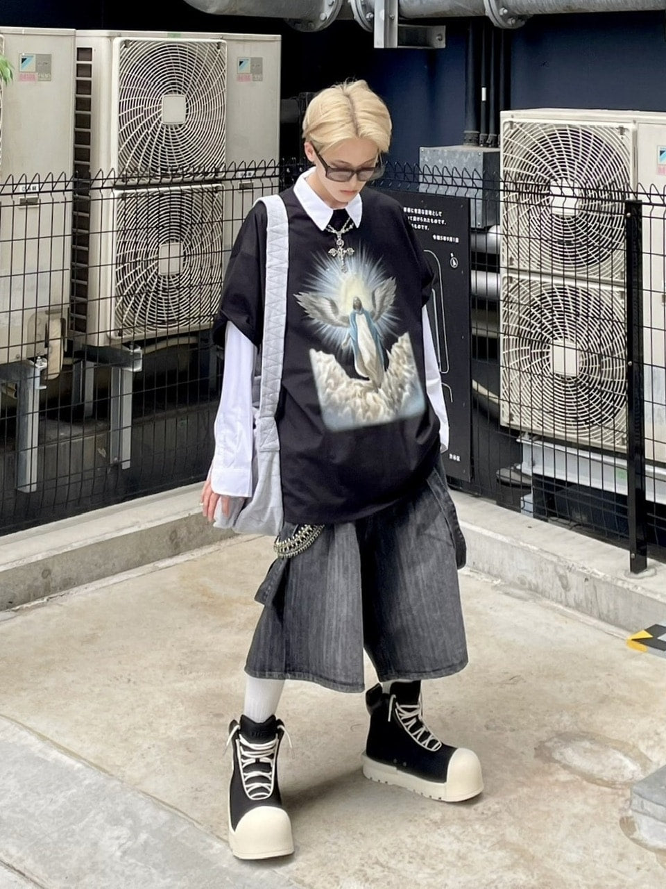 受注制【Never mind the XU】strap denim half pants (2color)