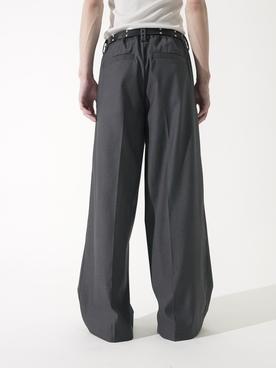 【CS】cross tuck drape slacks (charcoal)