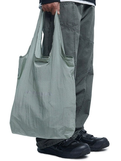 【NOMANUAL】PACKABLE NYLON ECO BAG / 【ノーマニュアル】パッカブルナイロンロゴプリントエコバッグトートバッグ