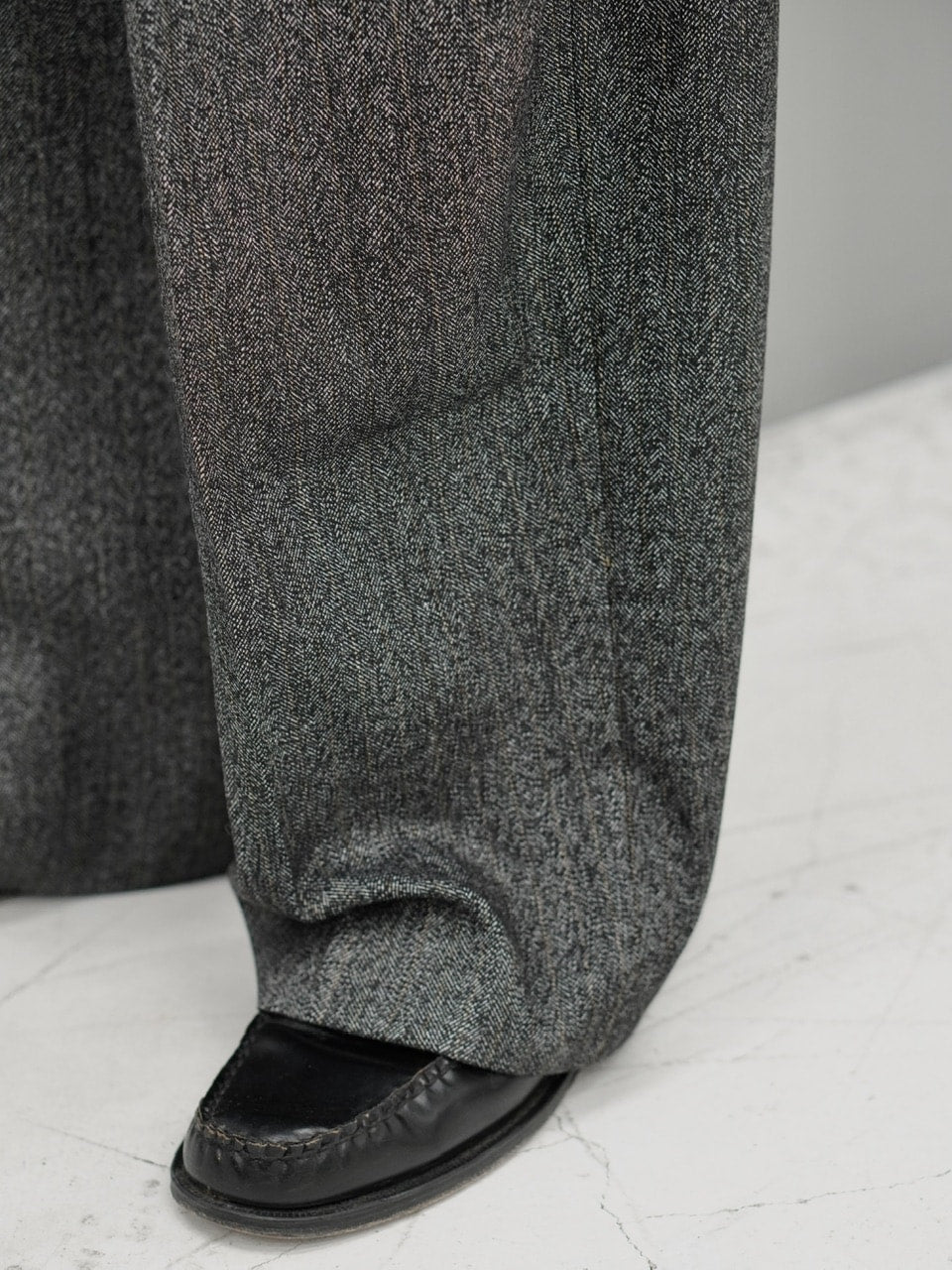 東京店WEB限定受注制【Chikashitsu +】wool double tuck slacks (2color)