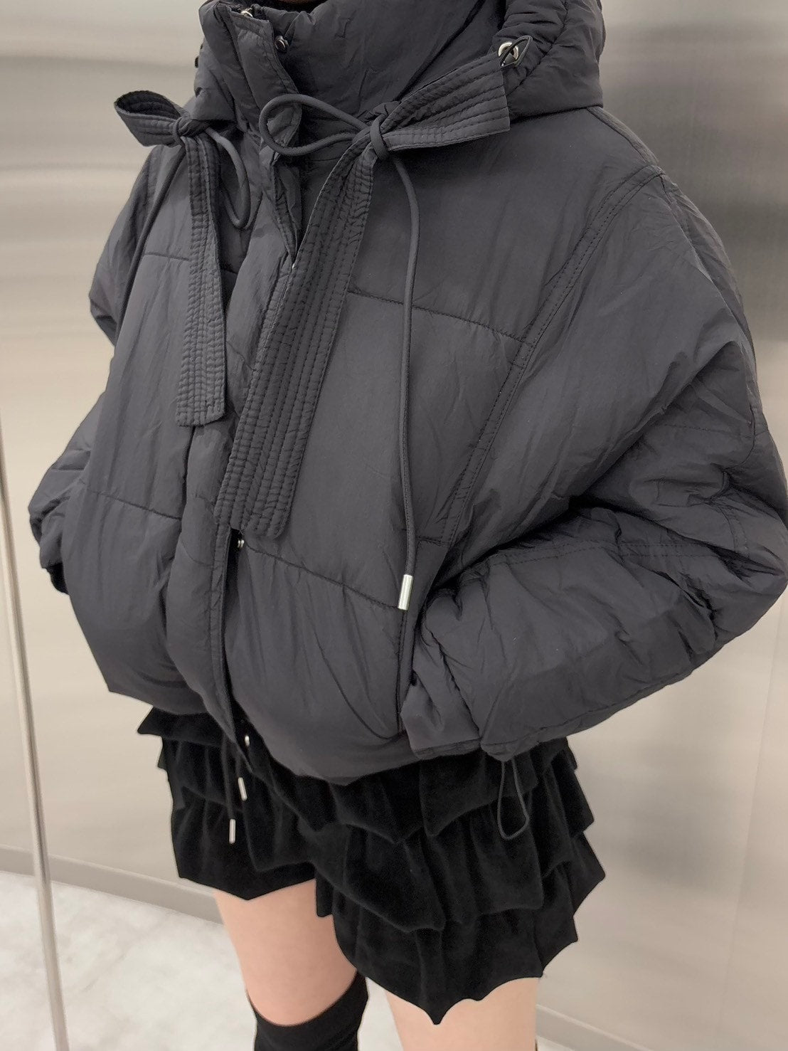 受注制【nmtc +】strap padding hood jacket (2color) / 【エヌエムティーシープラス】ストラップパディングフード長袖ダウンジャケット