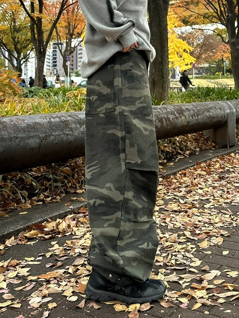 受注制【Chikashitsu +】snap button camouflage pants (2color) / 【チカシツプラス】スナップボタンカモフラージュワイドデニムパンツ