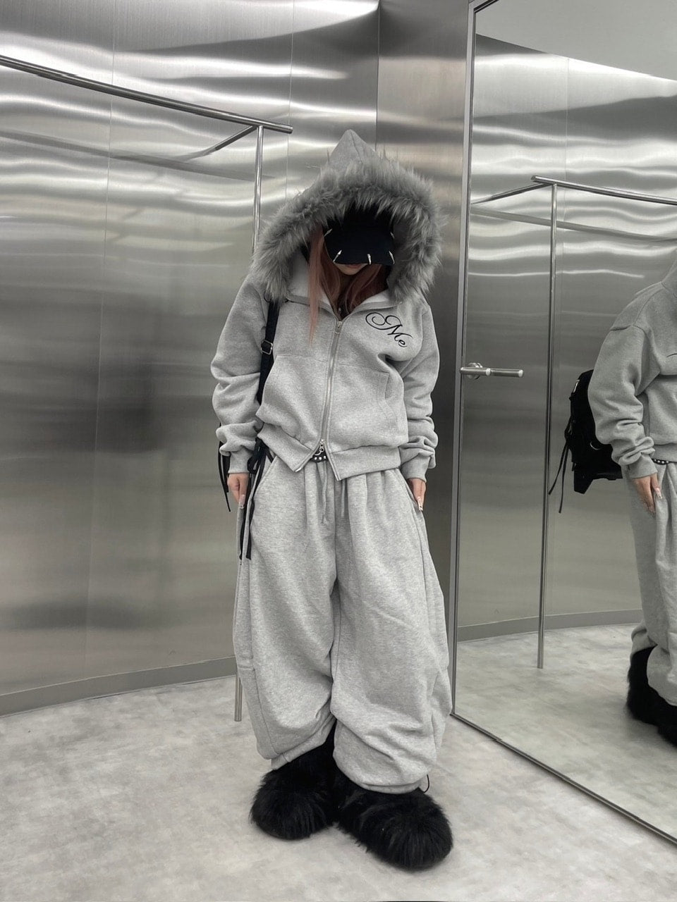 【nmtc +】embroidery fur zip up hoodie (2color)